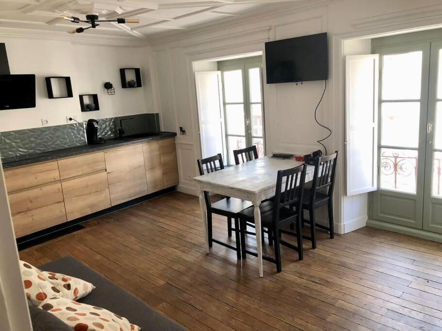 Le Garengeot - Wifi - Centre Ville - Property Rental Nm Vitre  Ngoại thất bức ảnh
